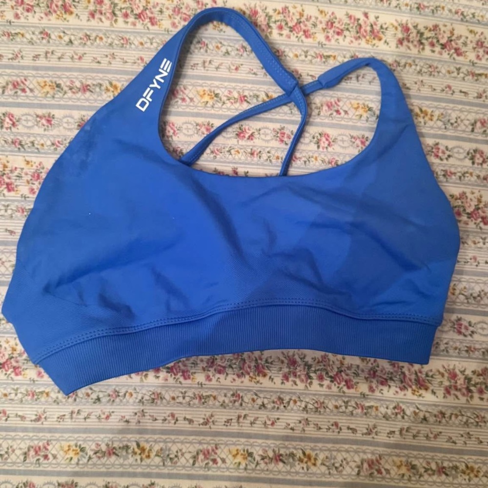 Dfyne sports bra